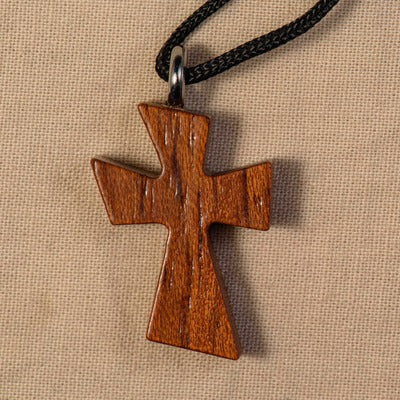 Pendentif Croix en Bois d'Érable Vernis avec cordon - 2 Tons
