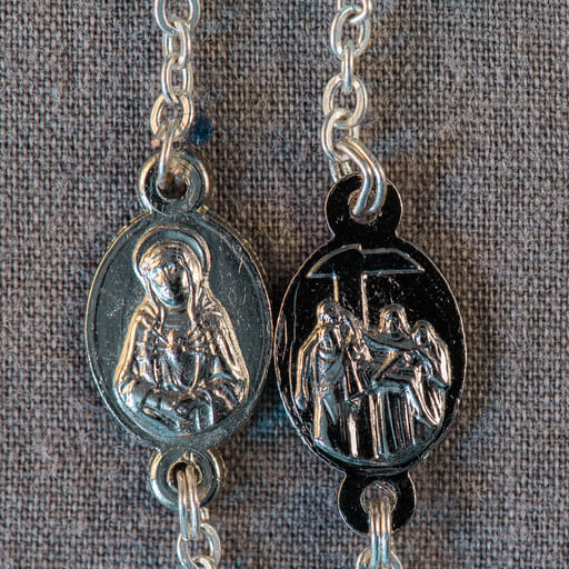 Avers & Envers médaille - Chapelet Argenté en Verre Coloré - Notre-Dame des Sept Douleurs