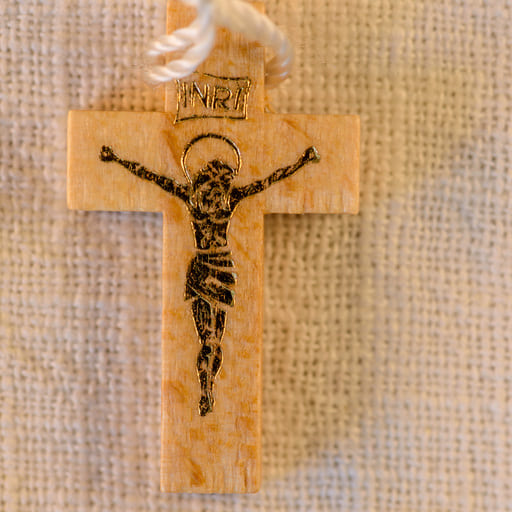 Croix avec Christ sur-imprimé