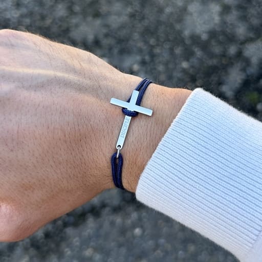 Bracelet DISCIPLE croix argentée cordon marine