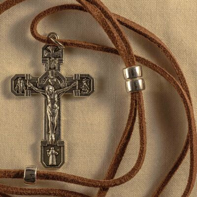 Collier Crix du Pardon en simili cuir